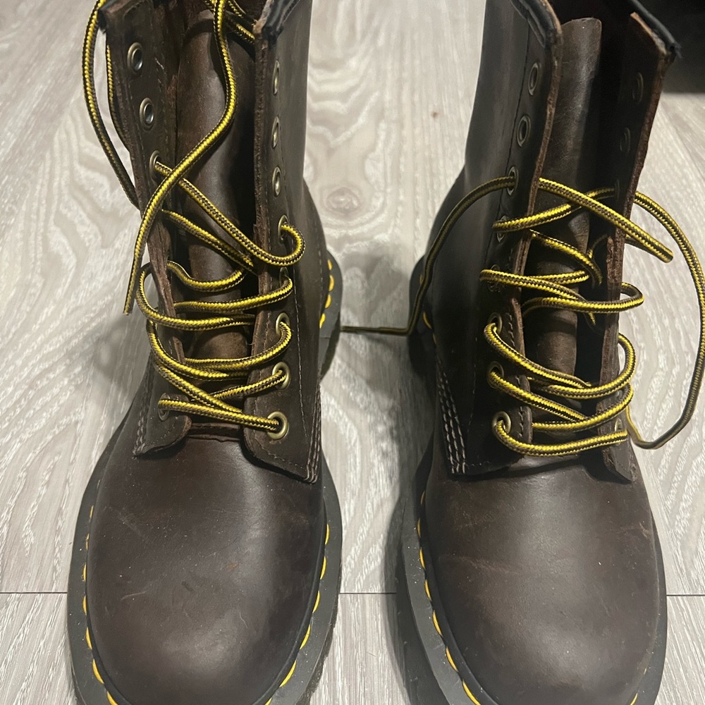 Dr. Martens 1460 Crazy Horse Gaucho Brown Boots Woman’s size 6 Brand New - Picture 1 of 5